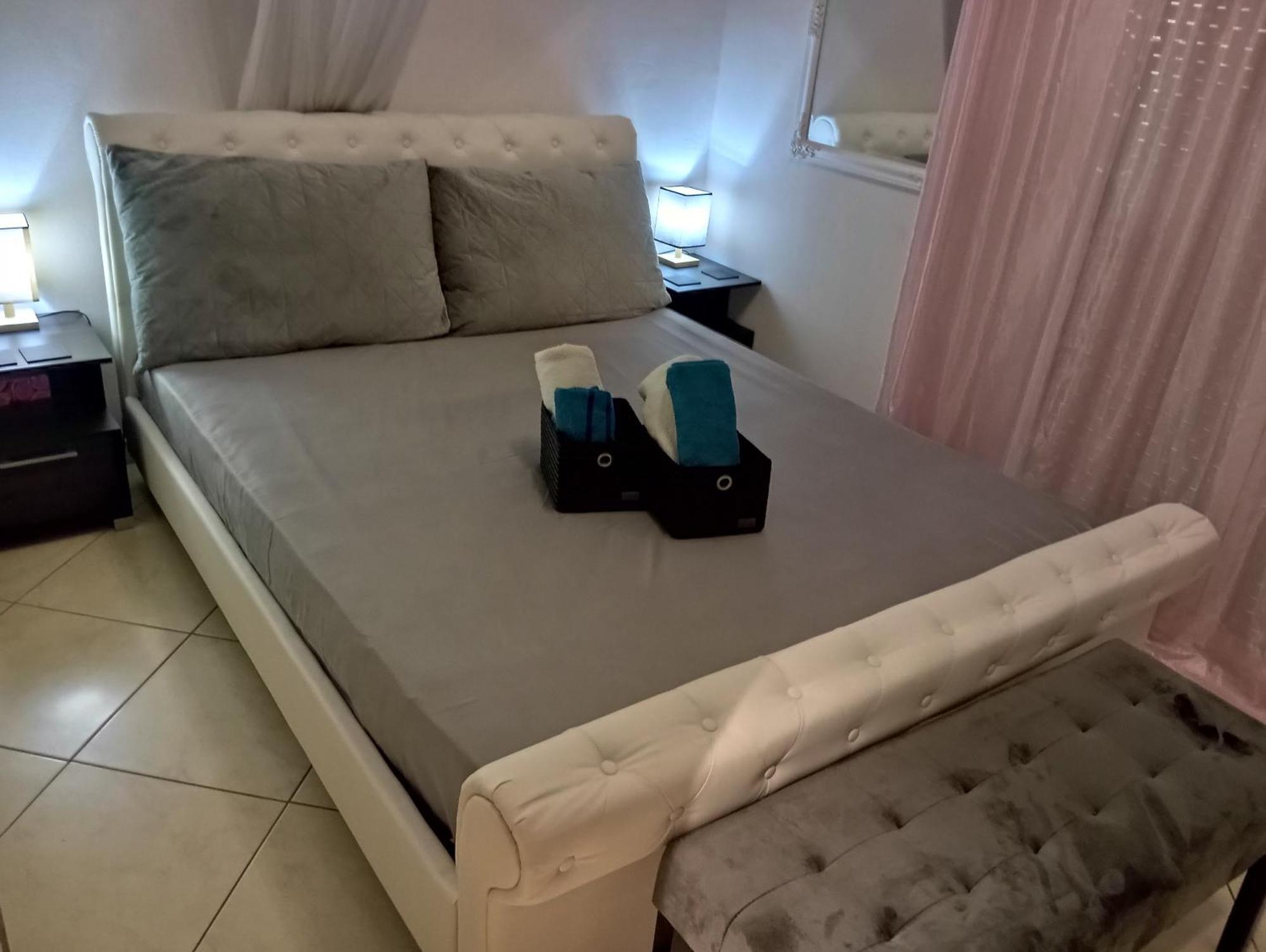 The Genius Apartment 3 Rooms, Α Floor 3 Υπνοδωμάτια, A Όροφος เอเธนส์ ภายนอก รูปภาพ